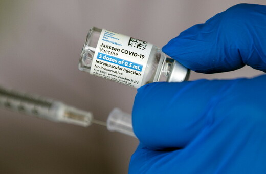 Το Βέλγιο «παγώνει» τους εμβολιασμούς με Johnson & Johnson στους κάτω των 41 μετά τον θάνατο γυναίκας