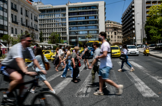 Πότε θα «πέσουν» οι μάσκες στους εξωτερικούς χώρους - Πελώνη: Εντός της ημέρας η απόφαση της Επιτροπής