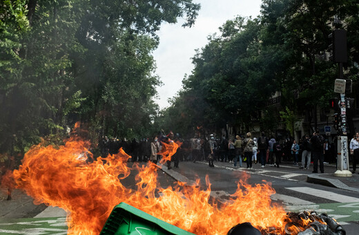 Βανδάλισαν κέντρα εμβολιασμού στη Γαλλία