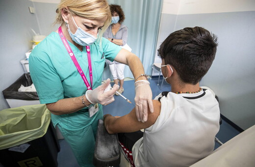 Το Ισραήλ ενέκρινε τον εμβολιασμό ευάλωτων παιδιών 5 έως 11 ετών
