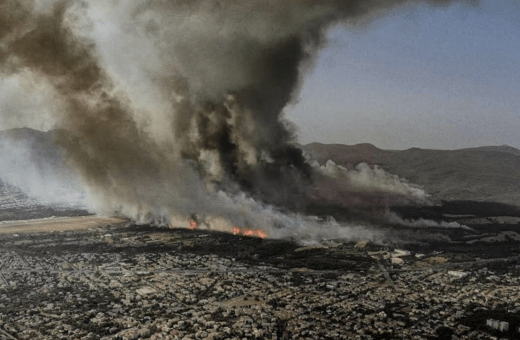 Βαρυμπόμπη: Η φωτιά από ψηλά - Συγκλονιστική φωτογραφία από το πύρινο μέτωπο