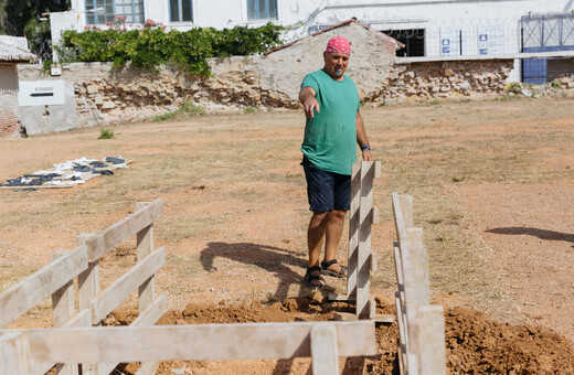 Μια νέα «ανασκαφή» στην Ελευσίνα φέρνει στο φως τα έργα του γλύπτη Ανδρέα Λόλη