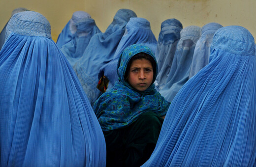 «Στον μεσαίωνα των Ταλιμπάν και πάλι οι Αφγανές»: Γυναίκες μιλούν στην DW