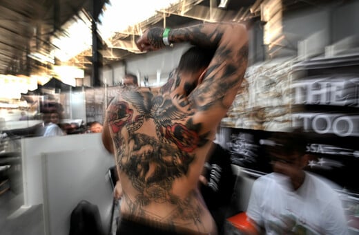 Κορμιά γεμάτα πανέμορφα τατουάζ στο 5o Athens Tattoo Expo