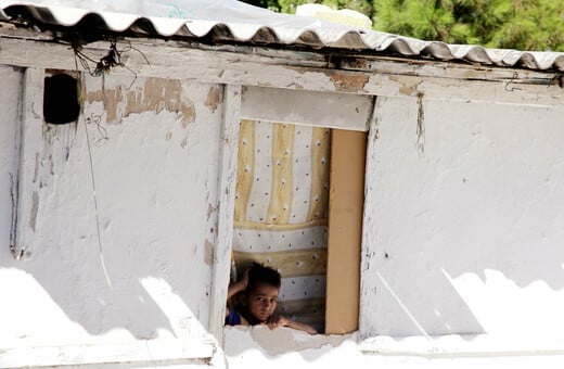 Παλιές κουζίνες, παλιές τηλεοράσεις, παλιά σώματα