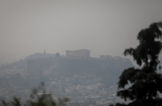 Καιρός: Εικόνες από την Αθήνα που «χάθηκε» στην ομίχλη - Αλλάζει το σκηνικό από εβδομάδα