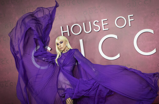 Η εκθαμβωτική Lady Gaga με φόρεμα Gucci στην πρεμιέρα του «House of Gucci»