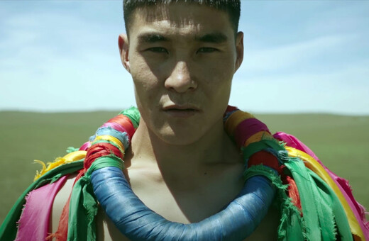 Mογγολική πάλη: Μια μετωπική αναμέτρηση στα έρημα λιβάδια της Μογγολίας