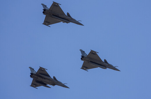Τα πρώτα έξι Rafale πέταξαν πάνω από την Ακρόπολη