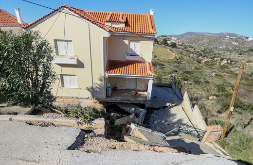 Νέος Βουτζάς: Έκκληση από τους ιδιοκτήτες να σωθούν τα σπίτια μετά την καθίζηση του εδάφους