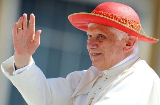 Ο πρώην πάπας Βενέδικτος ζήτησε συγγνώμη από τα θύματα σεξουαλικής κακοποίησης