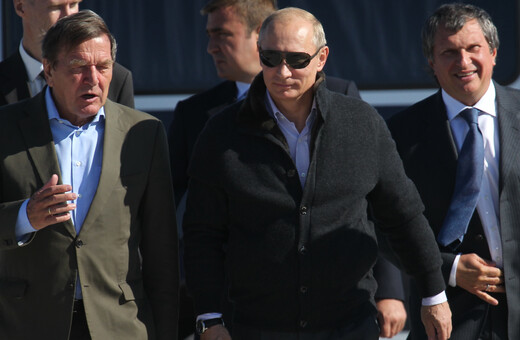Ευρωπαίοι πρώην ηγέτες παραιτήθηκαν από ρωσικές εταιρείες, μετά την εισβολή- Όχι ο Γκέρχαρντ Σρέντερ