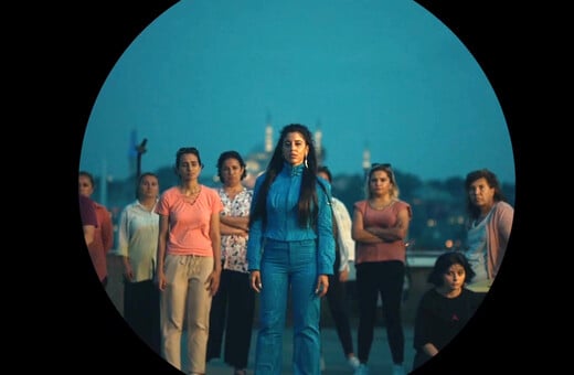 «Yiati Pouli M'»: Το νέο βίντεο της Μαρίνας Σάττι με φόντο την πολυπολιτισμική Κωνσταντινούπολη