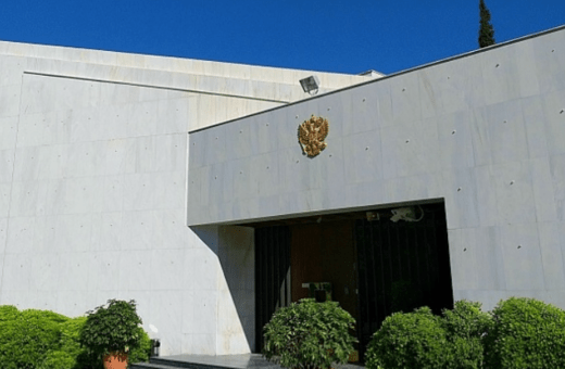 Η ρωσική πρεσβεία στην Αθήνα προτείνει στους τηλεθεατές να δουν Open- Για την Ουκρανία