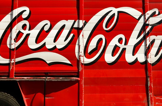 Η Coca Cola αναστέλλει τις δραστηριότητες στη Ρωσία