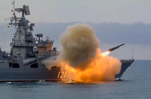 Ουκρανία: Εκρήξεις στη ρωσική ναυαρχίδα Moskva - Πτώματα με δεμένα χέρια στο Σούμι