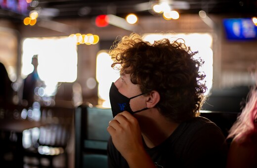 Πλεύρης: Μπορεί να μην καταργηθεί η μάσκα στους εσωτερικούς χώρους