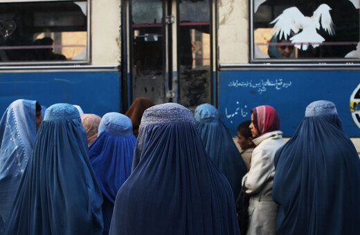 Αφγανιστάν: Οι Ταλιμπάν απαγορεύουν ακόμα και στους παντρεμένους να τρώνε μαζί σε εστιατόρια