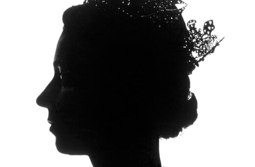 «Μην παραπονιέσαι, μην εξηγείς»: Το μυστικό επιτυχίας της βασίλισσας Ελισάβετ είναι μια φράση