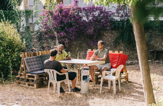 Μια μέρα στον ξενώνα κοινωνικής επανένταξης ανδρών της μονάδας απεξάρτησης 18 ΑΝΩ