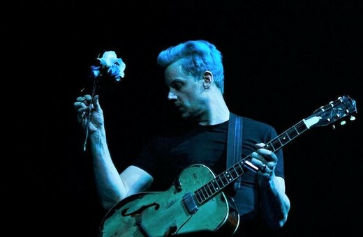 Ο Jack White κατακεραυνώνει τον Τραμπ για «όλες τις αμβλώσεις που πλήρωσες κρυφά»