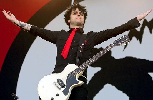 Billie Joe Armstrong: «Γ@@μα την Αμερική. Απαρνούμαι την υπηκοότητά μου»