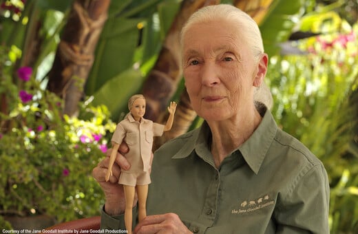 Η νέα Barbie είναι αφιερωμένη στην Τζέιν Γκούντολ και φτιάχτηκε από ανακυκλωμένο πλαστικό 