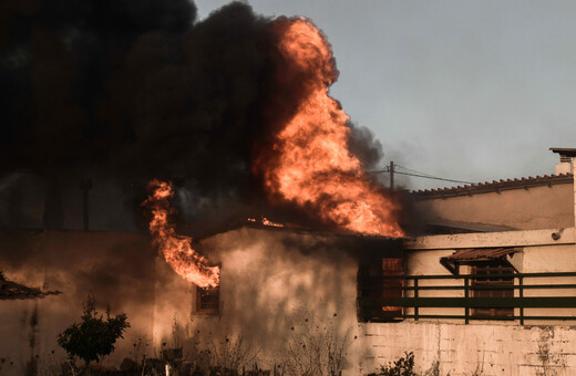 Φωτιά στην Πεντέλη: Ηλικιωμένος στην Ανθούσα αυτοκτόνησε, όταν είδε το σπίτι του να καίγεται