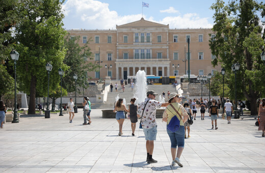 Προειδοποίηση Καπραβέλου για έβδομο κύμα κορωνοϊού λόγω «ακραίας χαλάρωσης» - «Θα μας καταστρέψει»