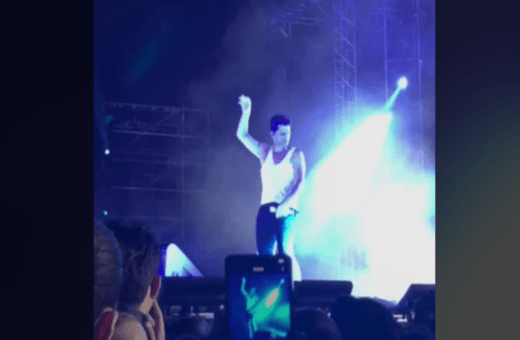 Ο Σάκης Ρουβάς χόρεψε ξέφρενα σε συναυλία και έγινε viral