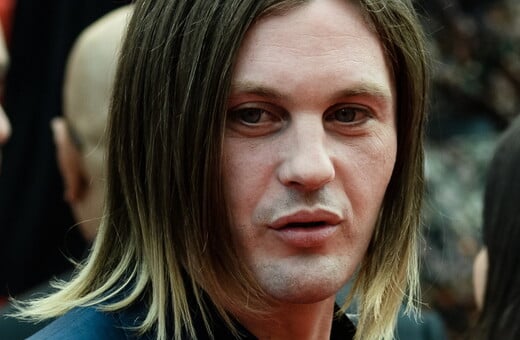 MICHAEL PITT STRAPPED TO GURNEY AND HOSPITALIZED After Outburst In NYC
