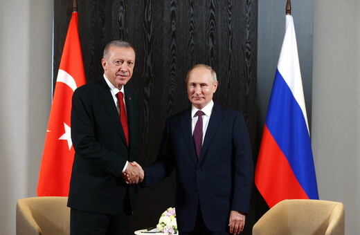 Έπαινοι Πούτιν για τον Ερντογάν: Συμβάλλει στο να τελειώσει ο πόλεμος