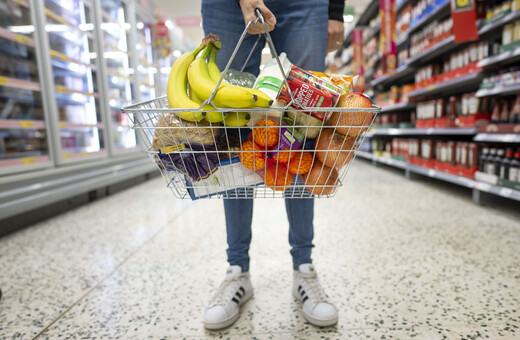 ΙΕΛΚΑ: 2 στους 3 καταναλωτές μείωσαν τις αγορές τροφίμων και την κατανάλωση ρεύματος