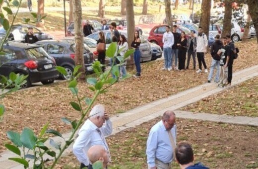 Θεσσαλονίκη: Φοιτητής έπεσε στο κενό από αίθουσα 3ου ορόφου στη Νομική