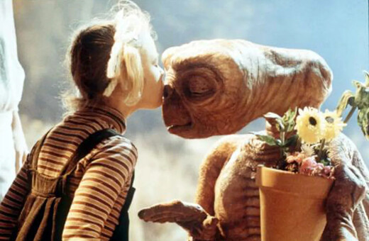 Η Ντρου Μπάριμορ πίστευε ότι ο E.T. ήταν αληθινό ον και ο Στίβεν Σπίλμπεργκ φρόντισε να μην στεναχωρηθεί
