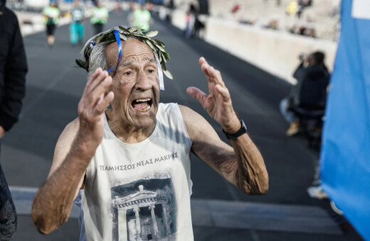 Μαραθώνιος Αθήνας: Θαυμασμός για τον 91χρονο Στέλιο Πρασσά - «Ο αθλητισμός είναι η αγάπη μου» 