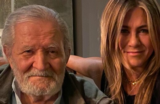 Πέθανε ο πατέρας της Τζένιφερ Άνιστον- Η τρυφερή ανάρτηση και η σημασία του «11/11»