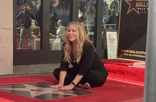 Κριστίνα Άπλγκεϊτ: Η πρώτη δημόσια εμφάνιση μετά την διάγνωση με σκλήρυνση κατά πλάκας