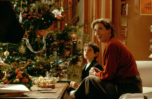 Η Έμα Τόμσον βαριέται να βλέπει το Love Actually κάθε Χριστούγεννα: «Πέρασαν 20 χρόνια»