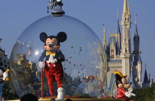 Γιατί η Disney, το «πιο ευτυχισμένο μέρος στη γη», είναι δυστυχία για τους υπαλλήλους της