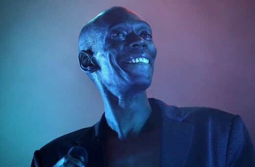 Πέθανε ο Maxi Jazz, τραγουδιστής των Faithless - «Είμαστε συντετριμμένοι» 