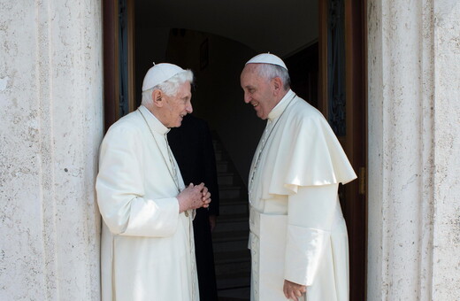 «Πολύ άρρωστος» ο πρώην πάπας Βενέδικτος- Ο Ποντίφικας Φραγκίσκος ζητά τις προσευχές των πιστών