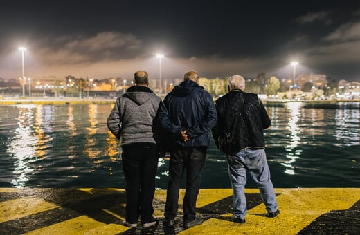 Ένα βράδυ με τους άστεγους στο λιμάνι του Πειραιά