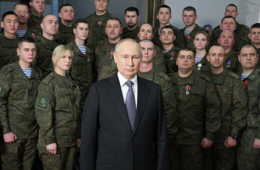 Ο Πούτιν χρησιμοποίησε ηθοποιούς για στρατιώτες; Χαμός με την ξανθιά γυναίκα-αίνιγμα