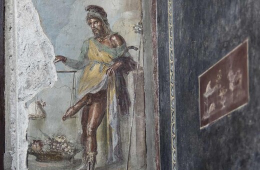 Πομπηία: Ο Πρίαπος ζυγίζει το τεράστιο πέος του - Ένα αρχαίο σπίτι με ερωτικές τοιχογραφίες αποκαλύπτεται