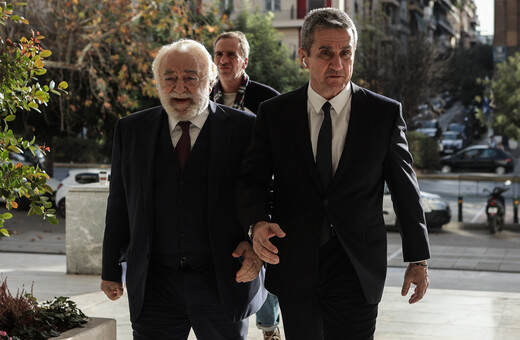 Δίκη για τηλεοπτικές άδειες: «Έφευγαν φάκελοι και τσάντες με χρήματα για τον ΣΥΡΙΖΑ»- Η κατάθεση της γραμματέα Καλογρίτσα