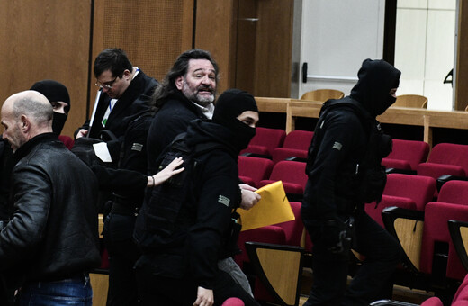 Δίκη Χρυσής Αυγής: Χυδαία επίθεση του Γιάννη Λαγού στη Μάγδα Φύσσα- «Άντε γ@@@σου»