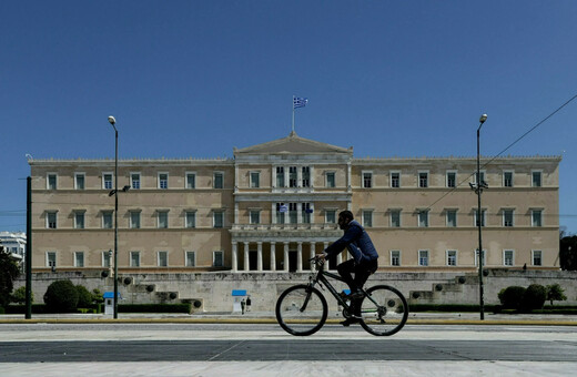 Δημοσκόπηση Pulse: Στο 7,5% η διαφορά μεταξύ ΝΔ και ΣΥΡΙΖΑ - Πέντε κόμματα στη Βουλή