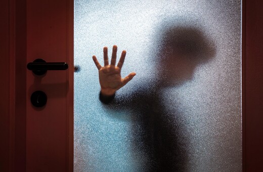Βιασμός 4χρονου: «Δεν άφηνε να το ακουμπήσει ο ιατροδικαστής»- Νέα στοιχεία