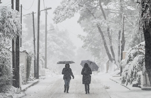 Κακοκαιρία Barbara: Νέο μήνυμα από το 112 στην Αττική - «Επικίνδυνες χιονοπτώσεις, περιορίστε τις μετακινήσεις»